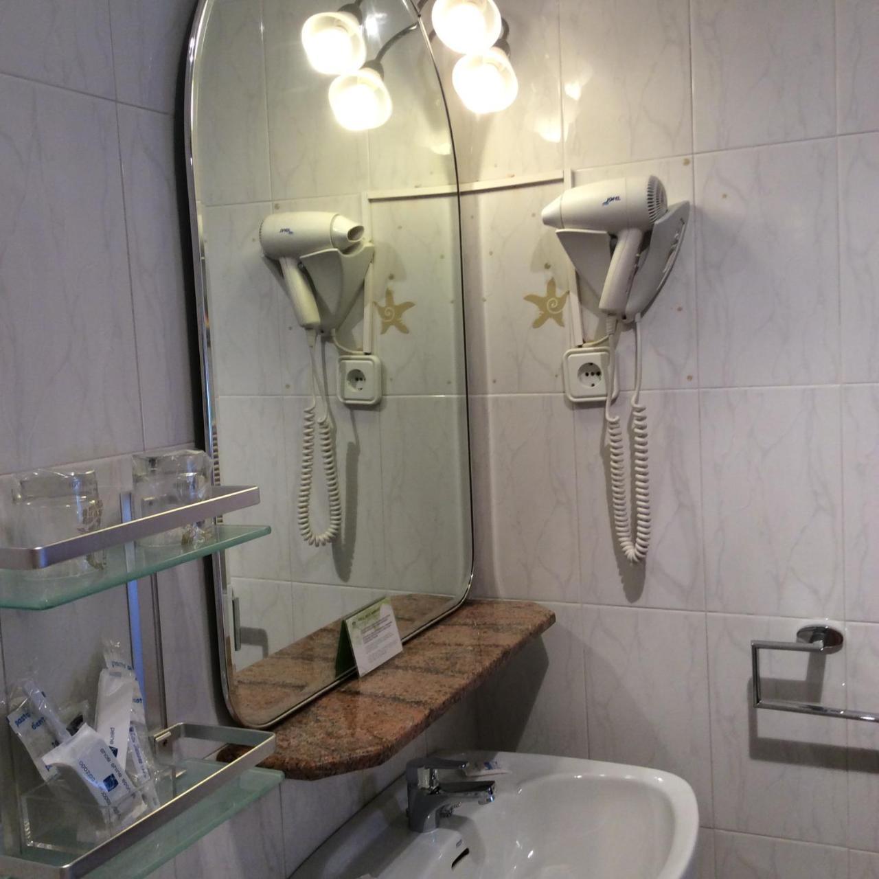 Hosteria Los Sauces Маон Экстерьер фото