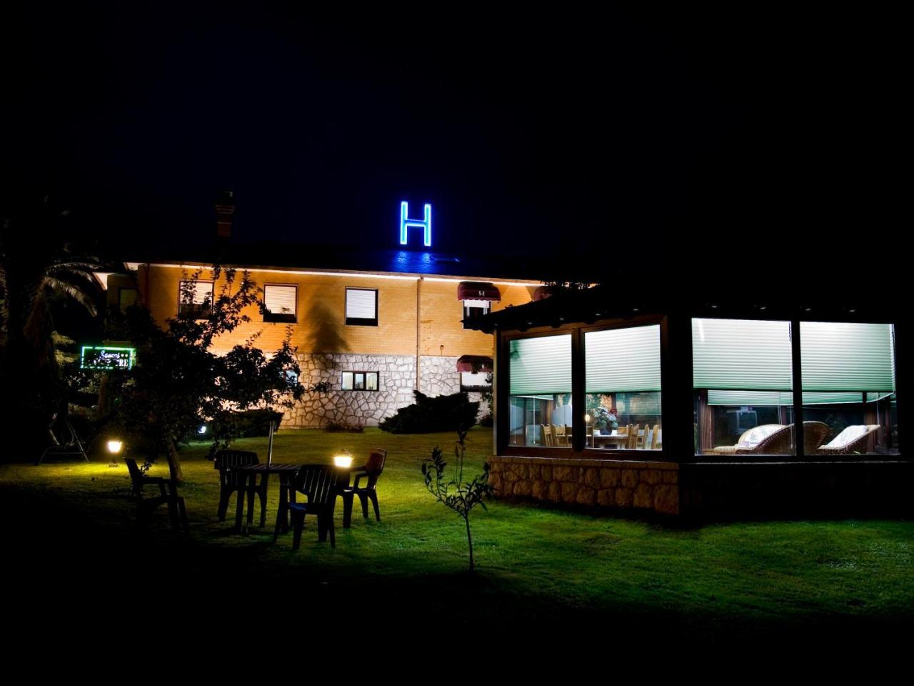 Hosteria Los Sauces Маон Экстерьер фото